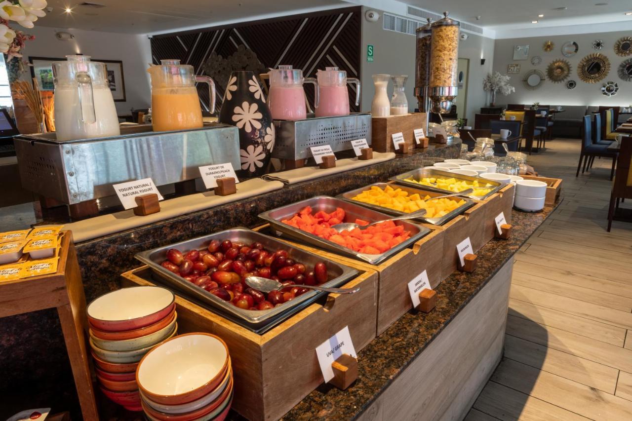 Casa Andina Premium Miraflores ليما المظهر الخارجي الصورة A buffet at a hotel