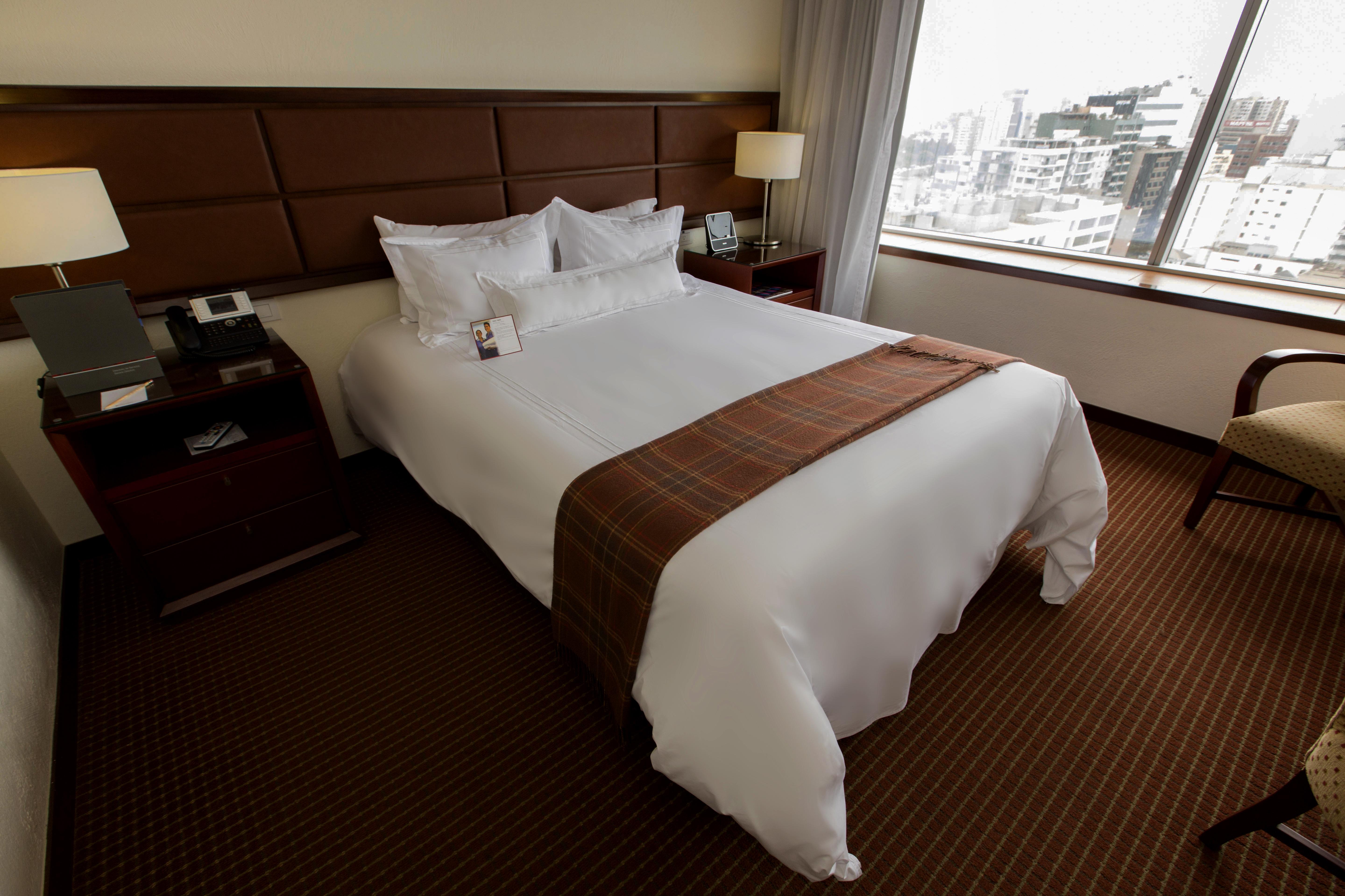 Casa Andina Premium Miraflores ليما المظهر الخارجي الصورة A bed