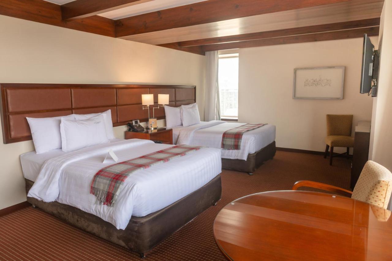 Casa Andina Premium Miraflores ليما المظهر الخارجي الصورة A room at the Inn at the Opera