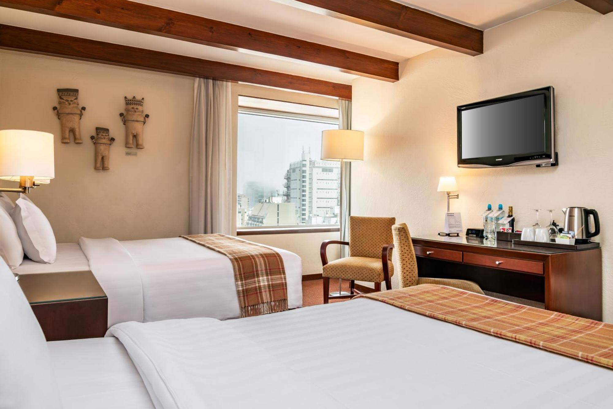 Casa Andina Premium Miraflores ليما المظهر الخارجي الصورة A room at the hotel