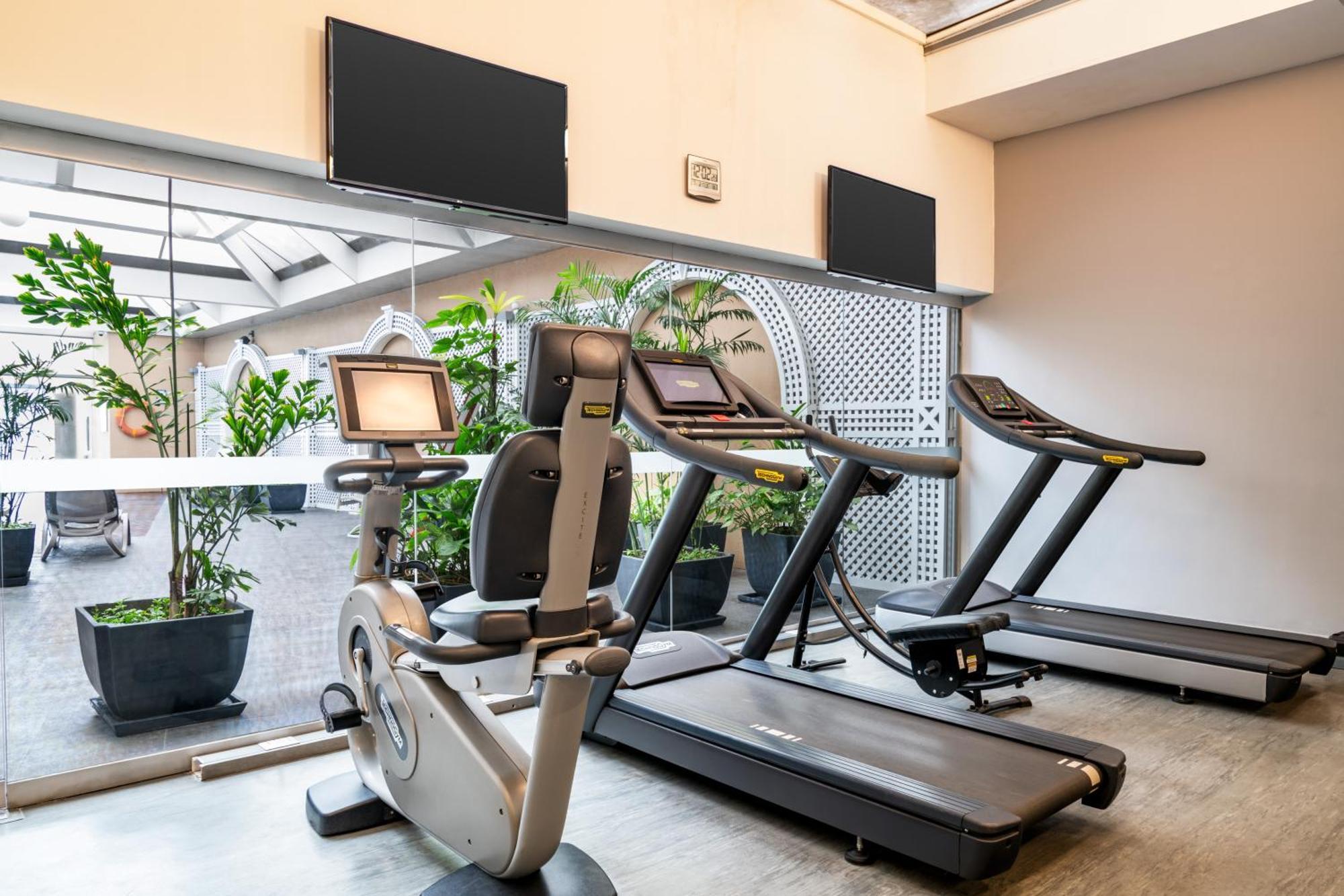 Casa Andina Premium Miraflores ليما المظهر الخارجي الصورة A treadmill