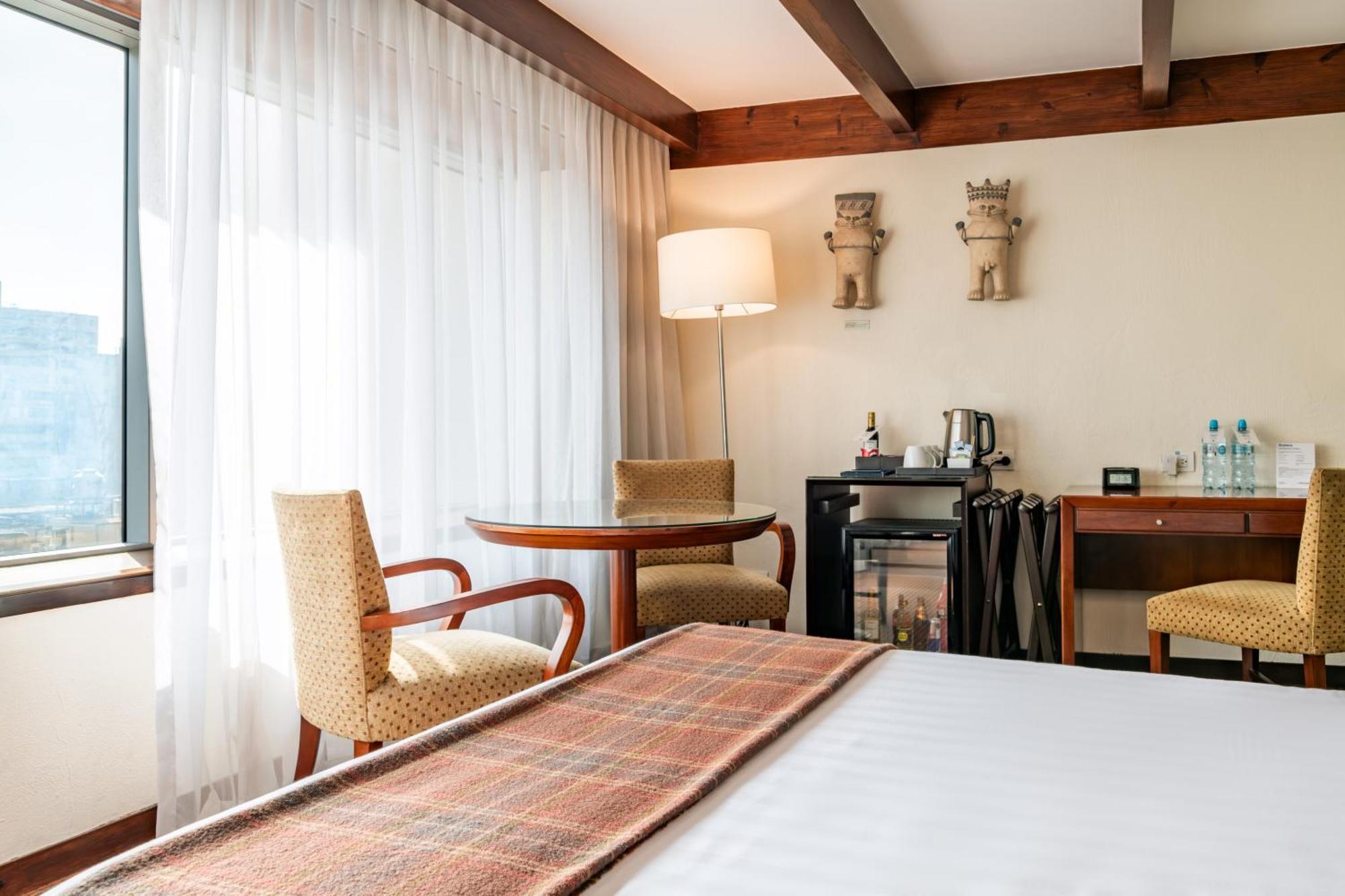 Casa Andina Premium Miraflores ليما المظهر الخارجي الصورة A room at the hotel
