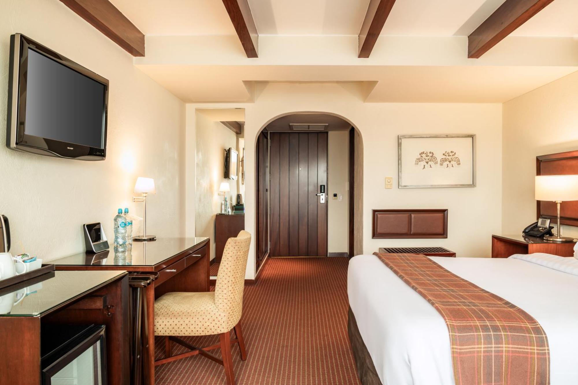 Casa Andina Premium Miraflores ليما المظهر الخارجي الصورة A guest room at the Hilton San Diego Bayfront