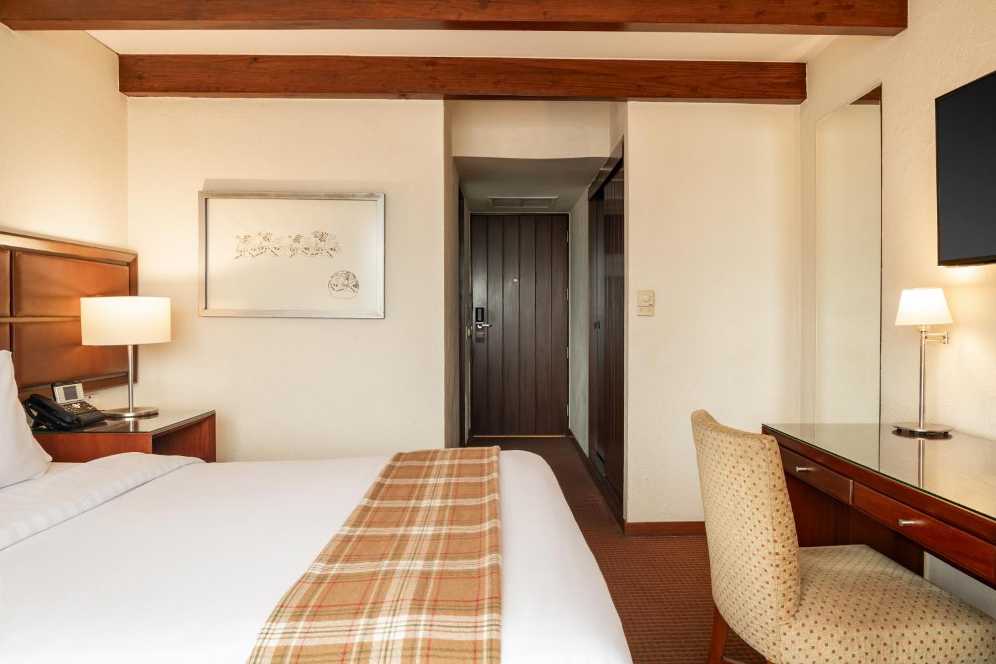 Casa Andina Premium Miraflores ليما المظهر الخارجي الصورة A room at the hotel