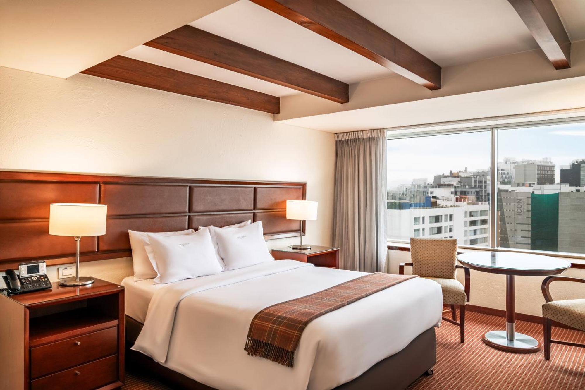 Casa Andina Premium Miraflores ليما المظهر الخارجي الصورة A room at the hotel